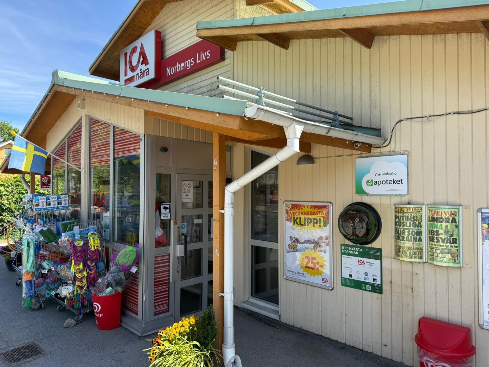 ICA Nära-butik, ett lokalt företag som är med och sponsrar en publik hjärtstartare